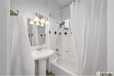 1305 NE 55th Street, Seattle, WA 98105 - Photo 15
