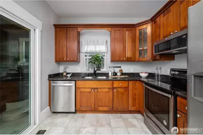 1305 NE 55th Street, Seattle, WA 98105 - Photo 11