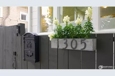 1305 NE 55th Street, Seattle, WA 98105 - Photo 3