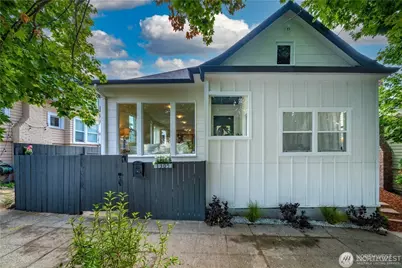 1305 NE 55th Street, Seattle, WA 98105 - Photo 1