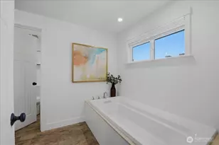 10705 41st Pl NE, Seattle, WA 98125 - Photo 15