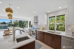 10705 41st Pl NE, Seattle, WA 98125 - Photo 9