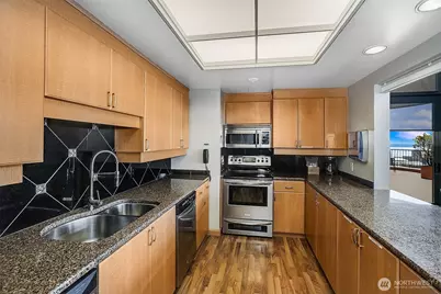 1301 Spring Street #24H, Seattle, WA 98104 - Photo 33