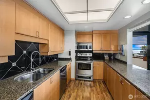 1301 Spring St, Seattle, WA 98104 - Photo 33