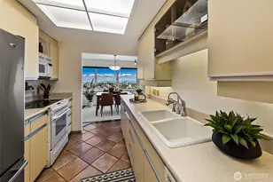 1301 Spring St, Seattle, WA 98104 - Photo 11