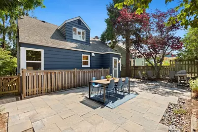 7537 18th Avenue NW, Seattle, WA 98117 - Photo 21