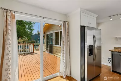 20224 Greenwood Ave N, Shoreline, WA 98133 - Photo 9