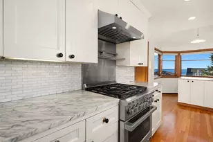 2301 Rosemont Pl W, Seattle, WA 98199 - Photo 13