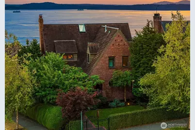 2301 Rosemont Place W, Seattle, WA 98199 - Photo 1