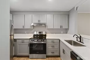 3256 SW Avalon St, Seattle, WA 98126 - Photo 7