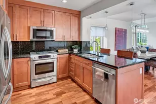 10610 NE 9th Pl, Bellevue, WA 98004 - Photo 5