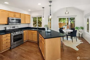 10820 NE 144th Ct, Kirkland, WA 98034 - Photo 7