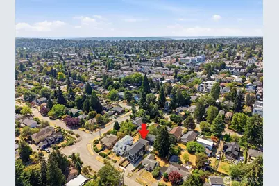 8817 Densmore Avenue N, Seattle, WA 98103 - Photo 25