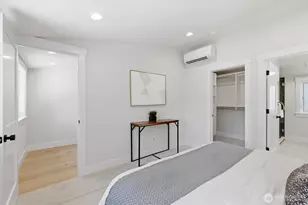 8817 Densmore Ave N, Seattle, WA 98103 - Photo 17