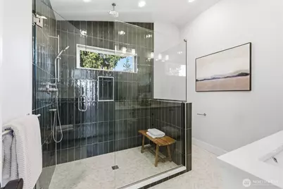 8815 Densmore Avenue N #B, Seattle, WA 98103 - Photo 19