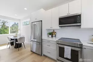 8815 Densmore Ave N, Seattle, WA 98103 - Photo 13