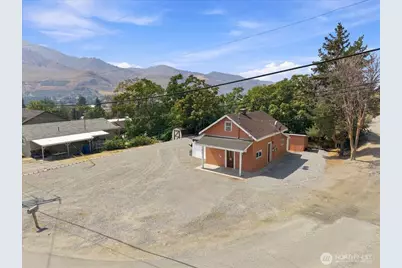 617 N Bradley Street, Chelan, WA 98816 - Photo 3