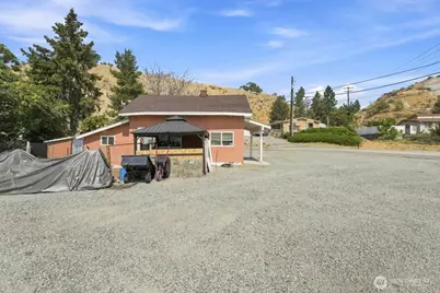 617 N Bradley Street, Chelan, WA 98816 - Photo 15