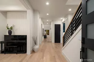 2009 166th Pl NE, Bellevue, WA 98008 - Photo 3