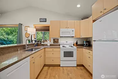 9273 Black Mountain Lane, Maple Falls, WA 98266 - Photo 17