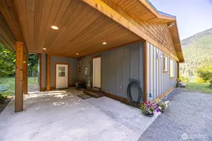 9273 Black Mountain Ln, Maple Falls, WA 98266 - Photo 7