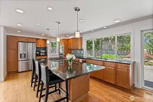 8510 SE 72nd St, Mercer Island, WA 98040 - Photo 3