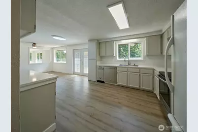 209 Sunset Drive, Longview, WA 98632 - Photo 3