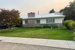 1518 Columbia Ave, Bridgeport, WA 98813 - Photo 1