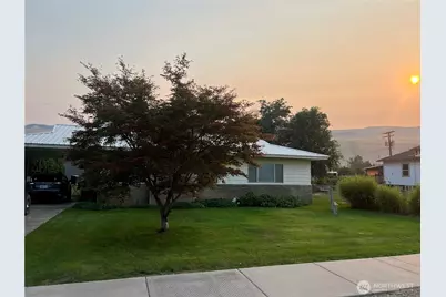 1518 Columbia Avenue, Bridgeport, WA 98813 - Photo 3