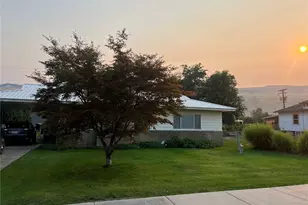 1518 Columbia Ave, Bridgeport, WA 98813 - Photo 3