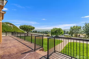 390 Sunnyslope Heights Rd, Wenatchee, WA 98801 - Photo 5