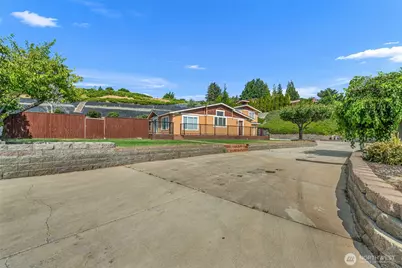 390 Sunnyslope Heights Road, Wenatchee, WA 98801 - Photo 3