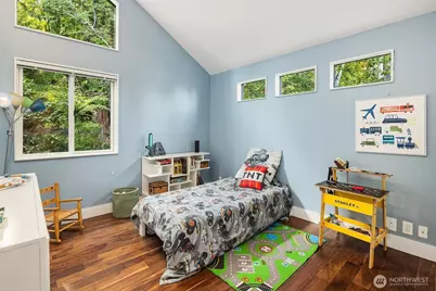 9360 Mercerwood Drive, Mercer Island, WA 98040 - Photo 17