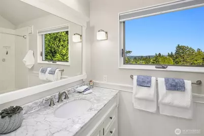 9360 Mercerwood Drive, Mercer Island, WA 98040 - Photo 23