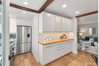6215 38th Avenue NE, Seattle, WA 98115 - Photo 9