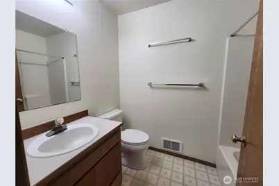 27521 Pioneer Highway #103, Stanwood, WA 98292 - Photo 9