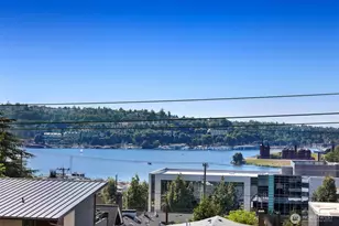 2708 Franklin Ave E, Seattle, WA 98102 - Photo 7