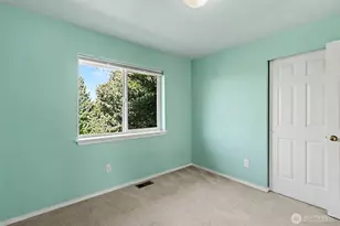 719 Kensington Ave S, Kent, WA 98030 - Photo 15