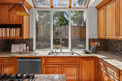 24717 SE 45th Pl, Issaquah, WA 98029 - Photo 13