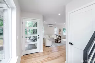 12646 NE 80th St, Kirkland, WA 98033 - Photo 3