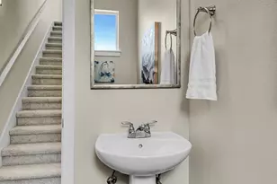 11711 Greenwood Ave N, Seattle, WA 98133 - Photo 13