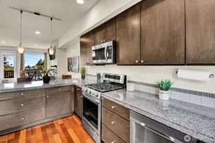 11711 Greenwood Ave N, Seattle, WA 98133 - Photo 9