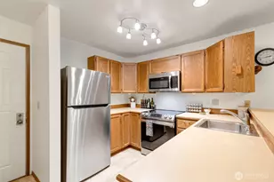 12027 15th Ave NE, Seattle, WA 98125 - Photo 5