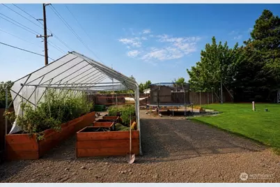 8831 NE Hillcrest Drive, Moses Lake, WA 98837 - Photo 35