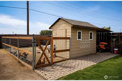 8831 NE Hillcrest Drive, Moses Lake, WA 98837 - Photo 39