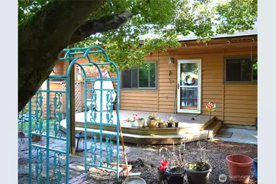 3520 NE 204th Street, Lake Forest Park, WA 98155 - Photo 1