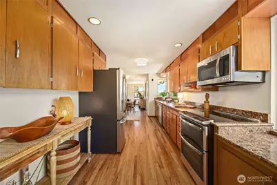 5813 SW Horton Street, Seattle, WA 98116 - Photo 13