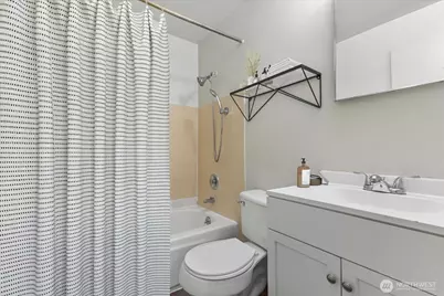 125 27th Avenue E, Seattle, WA 98112 - Photo 9