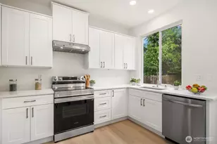 24270 SE 11th Pl, Sammamish, WA 98075 - Photo 17