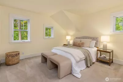 8966 North Town Dr. NE, Bainbridge Island, WA 98110 - Photo 23